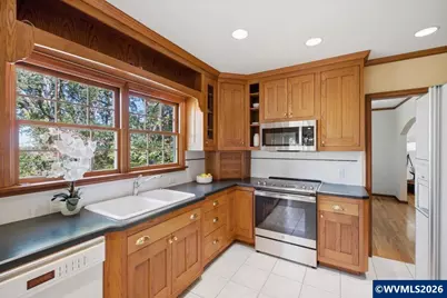 1885 SW Whiteside Dr, Corvallis, OR 97333 - Photo 15