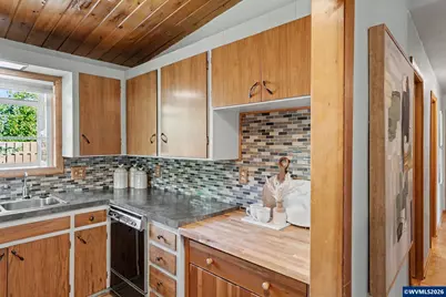 1705 NW Menlo Dr, Corvallis, OR 97330 - Photo 17