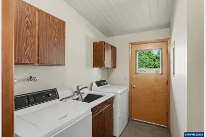 1705 NW Menlo Dr, Corvallis, OR 97330 - Photo 21