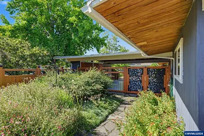 1705 NW Menlo Dr, Corvallis, OR 97330 - Photo 33