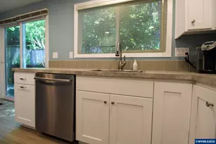 1183 Karen Way NW, Salem, OR 97304 - Photo 9