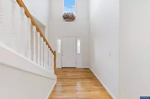 310 NW Foxglove St, Dallas, OR 97338 - Photo 7