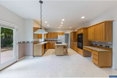 310 NW Foxglove St, Dallas, OR 97338 - Photo 11