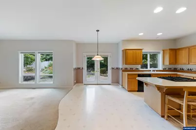310 NW Foxglove St, Dallas, OR 97338 - Photo 11