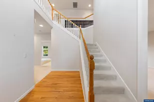 310 NW Foxglove St, Dallas, OR 97338 - Photo 5