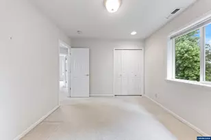 310 NW Foxglove St, Dallas, OR 97338 - Photo 43