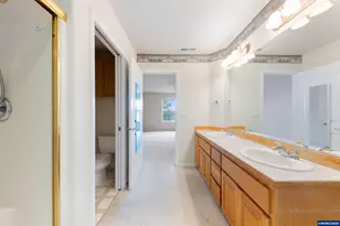 310 NW Foxglove St, Dallas, OR 97338 - Photo 37