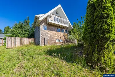 1017 NE Lake Dr, Lincoln City, OR 97367 - Photo 9