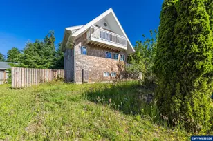 1017 NE Lake Dr, Lincoln City, OR 97367 - Photo 9