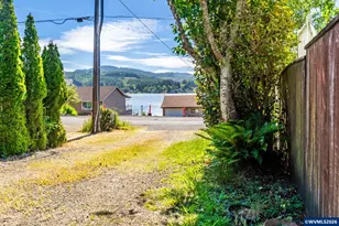 1017 NE Lake Dr, Lincoln City, OR 97367 - Photo 31