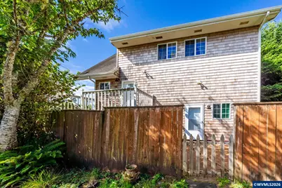 1017 NE Lake Dr, Lincoln City, OR 97367 - Photo 5