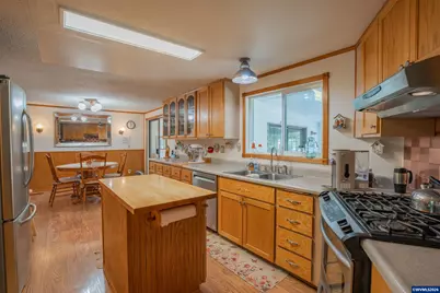 37663 Kgal Rd, Lebanon, OR 97355 - Photo 9