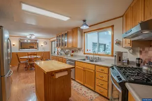 37663 Kgal Rd, Lebanon, OR 97355 - Photo 9