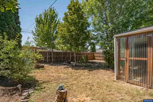 390 W D St, Lebanon, OR 97355 - Photo 3