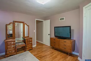 390 W D St, Lebanon, OR 97355 - Photo 19