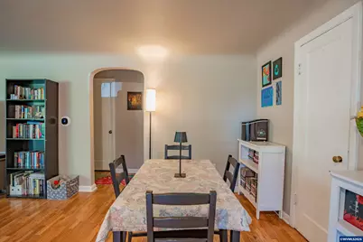 390 W D St, Lebanon, OR 97355 - Photo 11