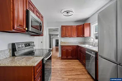 204 24th St NE, Salem, OR 97301 - Photo 17
