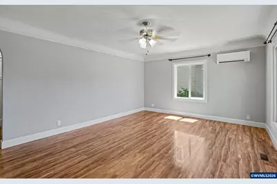 204 24th St NE, Salem, OR 97301 - Photo 5