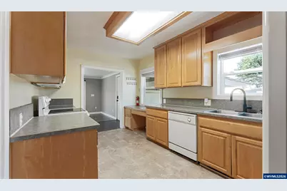 1901 Long St, Sweet Home, OR 97386 - Photo 15
