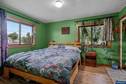 320 S 11th St, Lebanon, OR 97355 - Photo 11