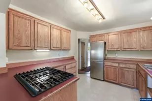 2901 NW Oak Grove Dr, Albany, OR 97321 - Photo 13