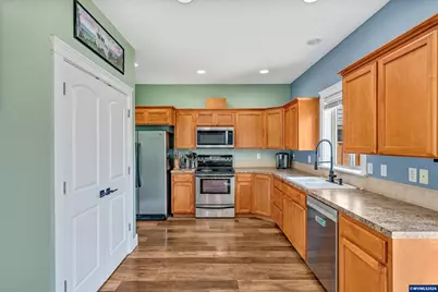 5128 Yukon Ct NE, Salem, OR 97305 - Photo 11