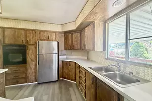 76582 Davis Rd, Oakridge, OR 97463 - Photo 11