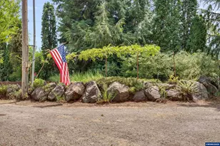30248 S Barlow Rd, Hubbard, OR 97032 - Photo 9