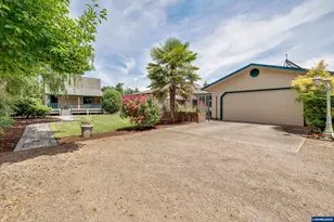 30248 S Barlow Rd, Hubbard, OR 97032 - Photo 1