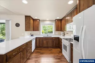 188 NW Beaver Ct, Dallas, OR 97338 - Photo 11