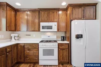 188 NW Beaver Ct, Dallas, OR 97338 - Photo 13