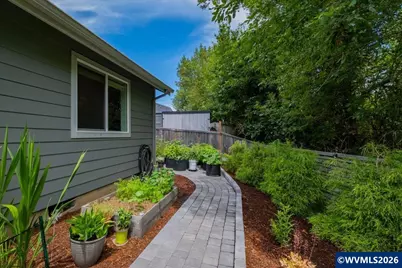 188 NW Beaver Ct, Dallas, OR 97338 - Photo 29