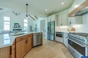 88368 Jessie James Ln, Veneta, OR 97487 - Photo 17