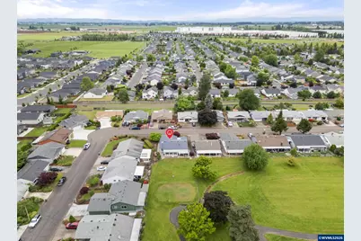 810 S Columbia Dr, Woodburn, OR 97071 - Photo 29