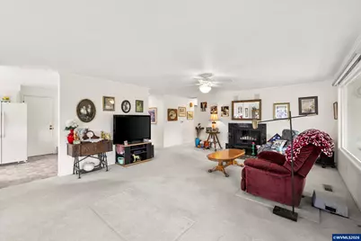 810 S Columbia Dr, Woodburn, OR 97071 - Photo 7