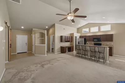 914 Oakmont Lp NE, Albany, OR 97322 - Photo 5