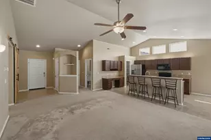 914 Oakmont Lp NE, Albany, OR 97322 - Photo 5