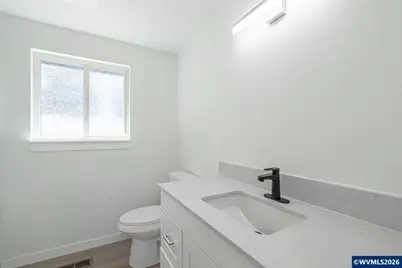 820 12th St, Lebanon, OR 97355 - Photo 13