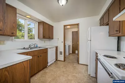 607 32nd Av SE, Albany, OR 97322 - Photo 7