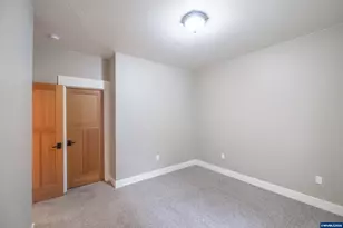 811 Northpoint Lp, Brownsville, OR 97327 - Photo 19