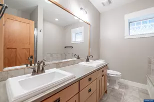 811 Northpoint Lp, Brownsville, OR 97327 - Photo 23