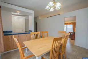 3200 Oak Terrace Dr, Lebanon, OR 97355 - Photo 9
