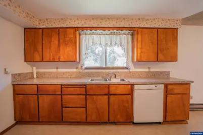 951 Dogwood St, Sweet Home, OR 97386 - Photo 9