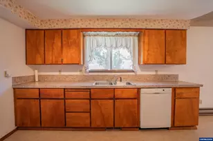 951 Dogwood St, Sweet Home, OR 97386 - Photo 9