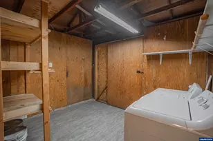 951 Dogwood St, Sweet Home, OR 97386 - Photo 37