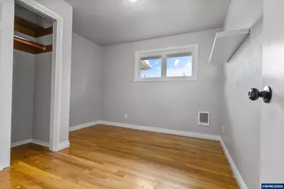 210 Walnut Dr S, Monmouth, OR 97361 - Photo 17