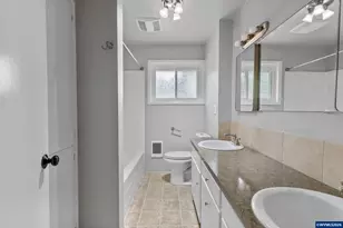 210 Walnut Dr S, Monmouth, OR 97361 - Photo 19
