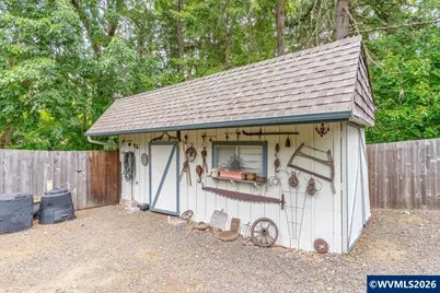 1360 SW Laurelwood Dr, Dallas, OR 97338 - Photo 49