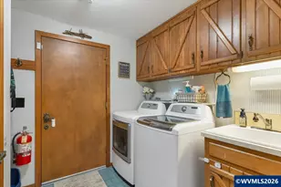 1360 SW Laurelwood Dr, Dallas, OR 97338 - Photo 35