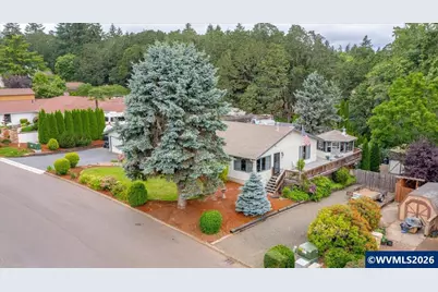 1360 SW Laurelwood Dr, Dallas, OR 97338 - Photo 5